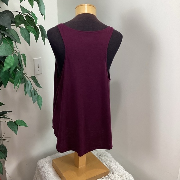 Mudd tank top woman’s size XL scoopneck maroonish purple with gold patte… - Picture 4 of 13
